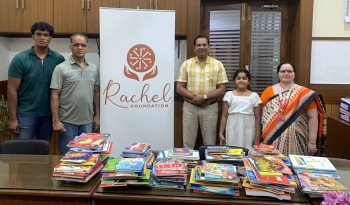 Dubai Goan girl donates  books to schools in Goa