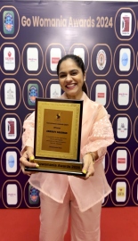 Ashrafi wins 'Established Social Media Influencer' Award