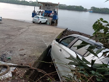 Car goes off ramp at Old Goa ferry point