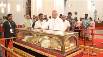 Bishop of Belgaum venerates Sacred Relics of St Xavier