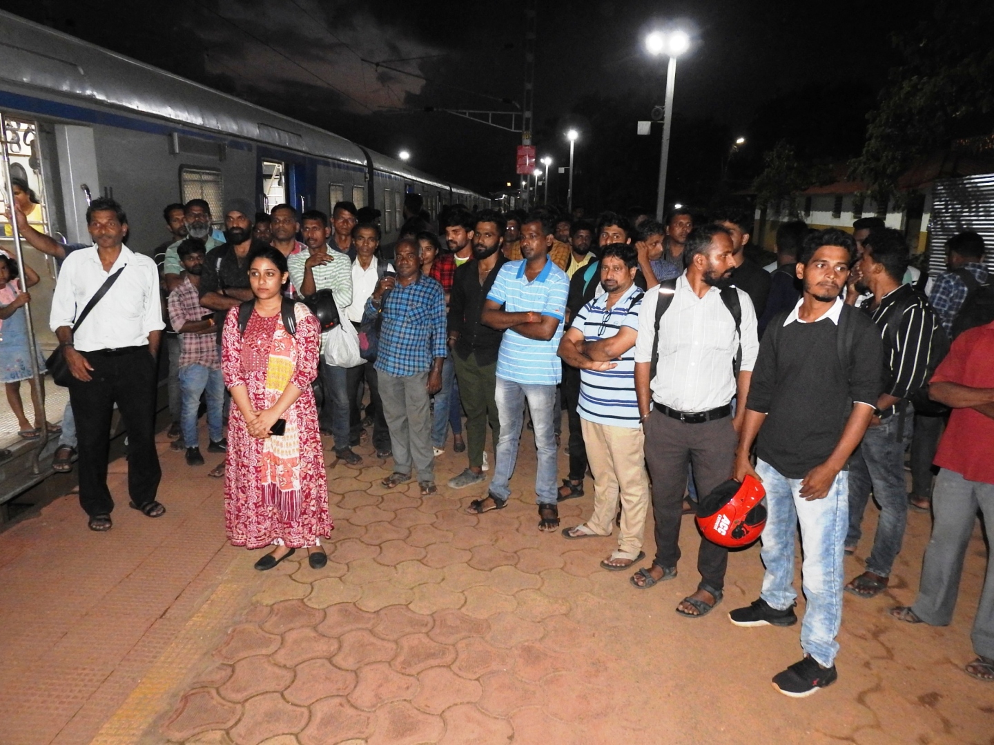 Margao-Karwar DEMU train travellers   flay rail authorities for departure delay