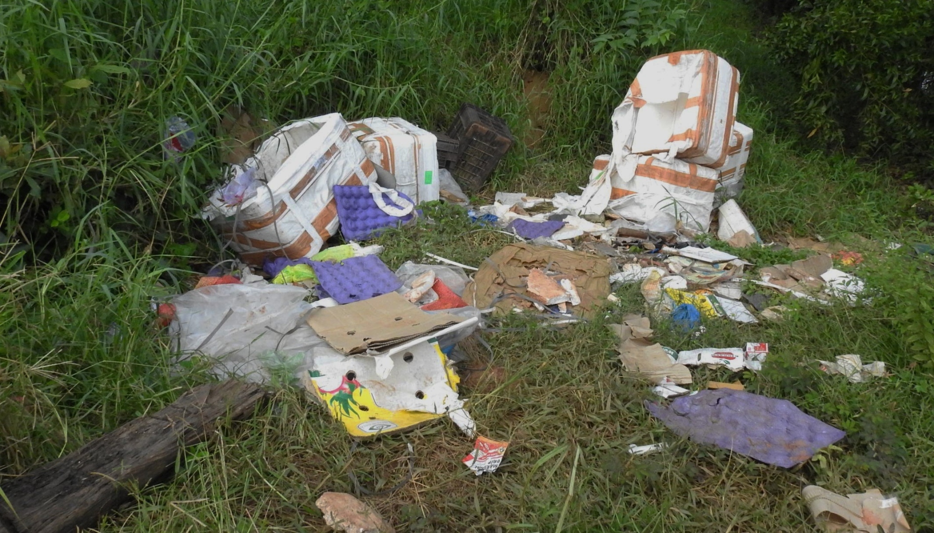 Now thermocol waste being dumped  along Seraulim side of market road