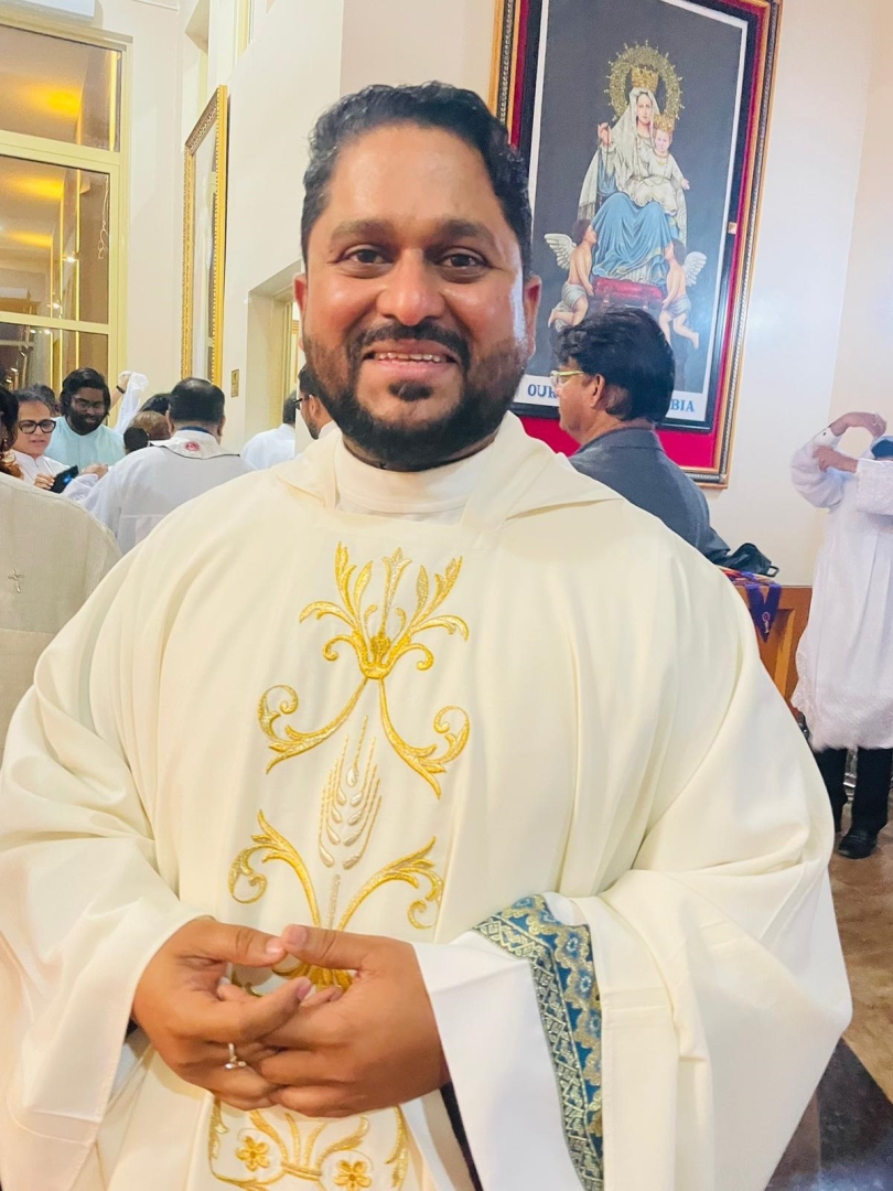 ﻿Fr D’Souza first Goan installed as parish priest of Qatar church