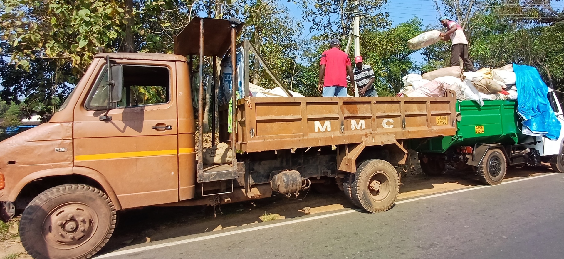 Irked Areal residents stop  overloaded waste trucks