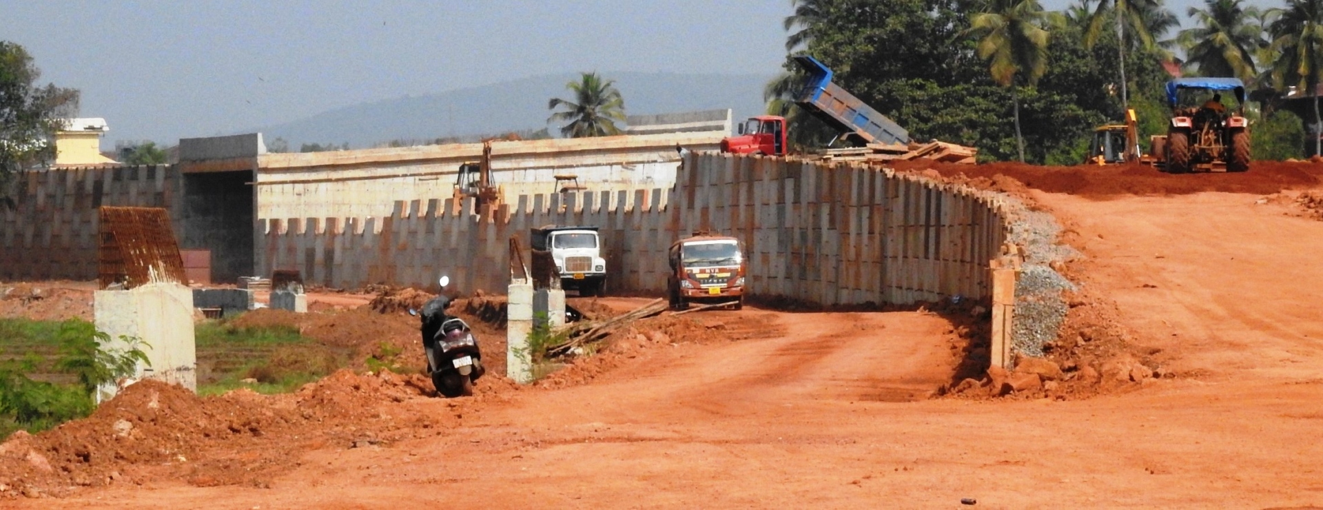 No comprehensive drainage plan in sight as earthen embankment takes shape at Tolleaband water body