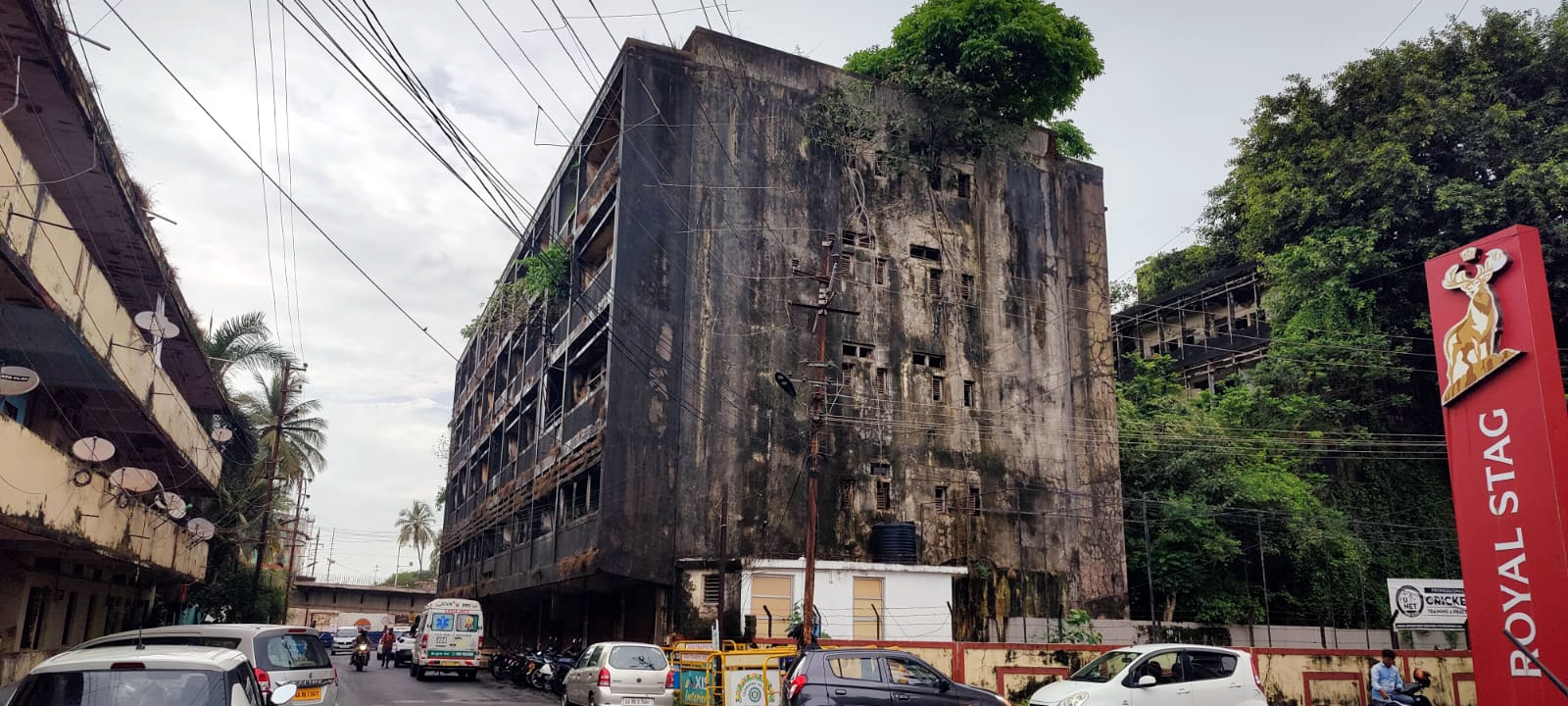 Unsafe bldgs jeopardising lives of   occupants, pedestrians in port town