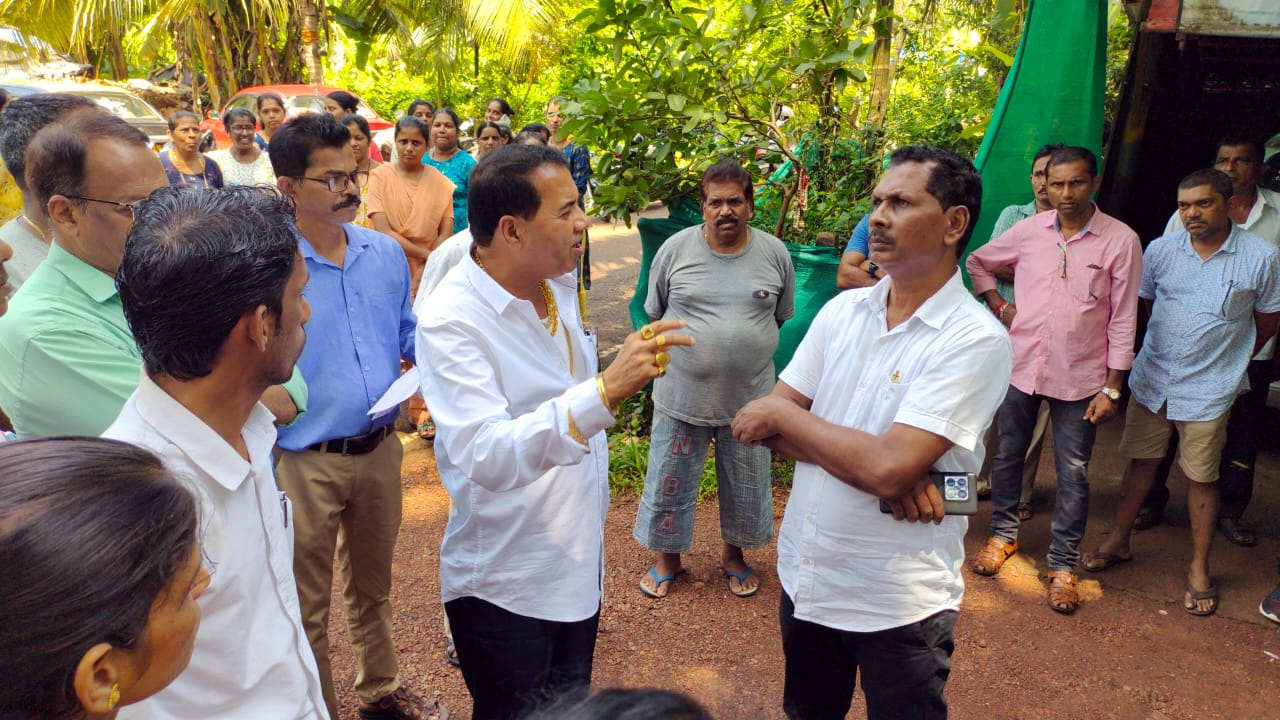 MLA, Sancoale VP inspect polluted Nullah at Shindole