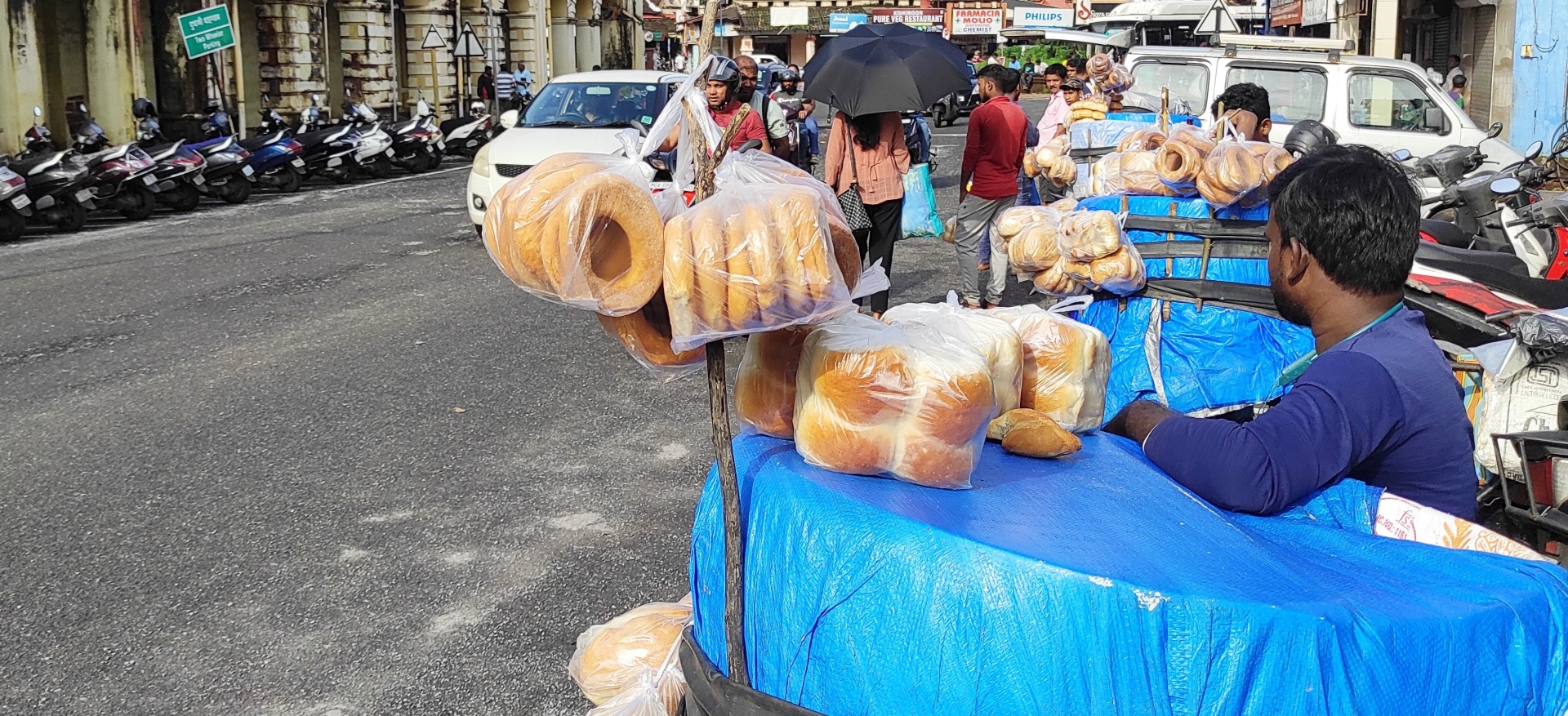 Margao bakers return to regular spot behind MMC building