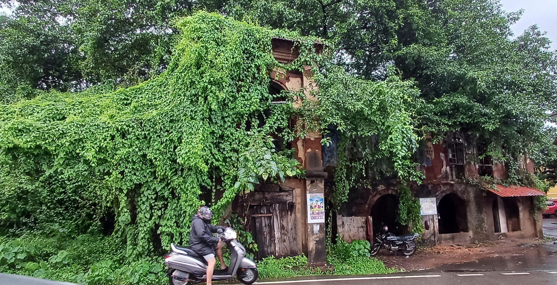 ﻿Dilapidated historical buildings   in Margao allowed to decay