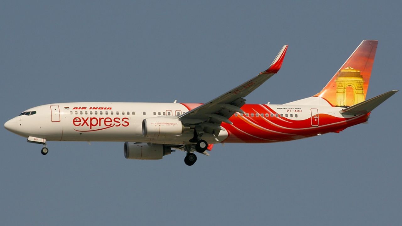 ﻿Air India Express flight aborts takeoff due to bird strike at Dabolim Airport