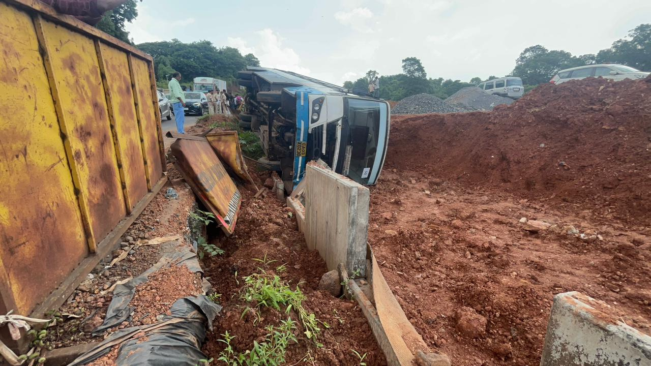 KTCL bus overturns at Chimbel junction; 3 injured