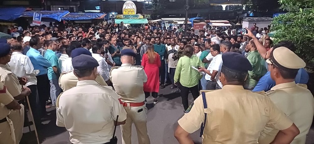 Tense moments in Margao as protesters hit the streets, demand FIR against Velingkar