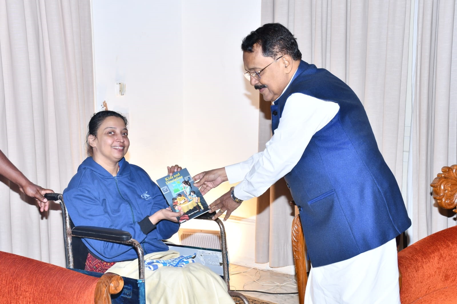 Guv releases 4 books of Konkani poetess Shraddha Garad