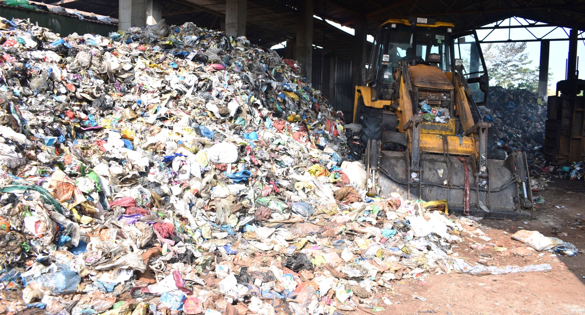 MMC struggles with dry waste management despite claims of regular transportation to Cacora plant