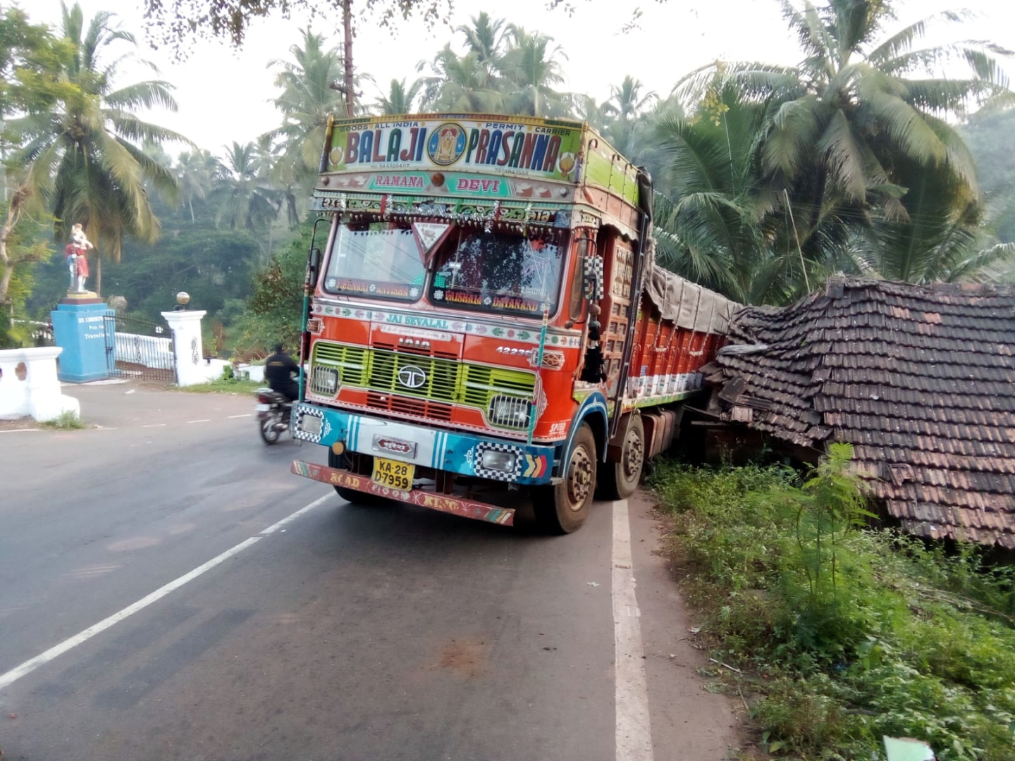 Tivim family escapes unhurt as truck crashes into house