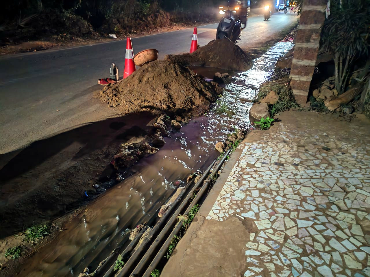 Electricity cabling work damages water pipeline in Canacona