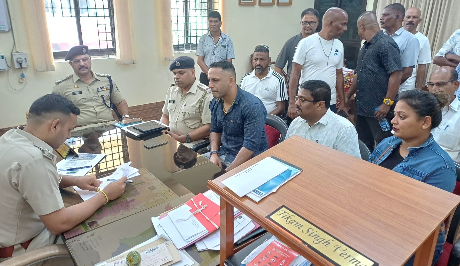 Benaulim leaders, Varca p'yat  members back taxi operators