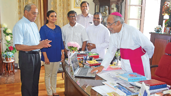 Konkani Bible at your fingertips: ‘Povitr Pustok’ app launched