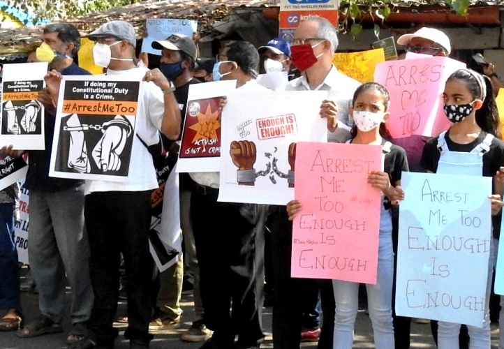 Protesters gather outside Margao police headquarters with ‘arrest me too’ banners