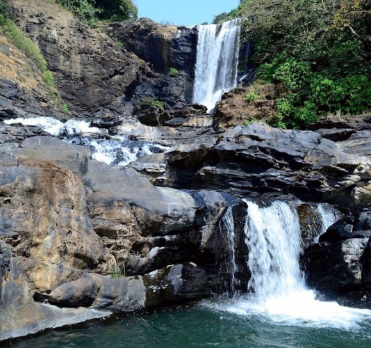 Goa, Maha tourists   banned from visiting  Belagavi waterfalls