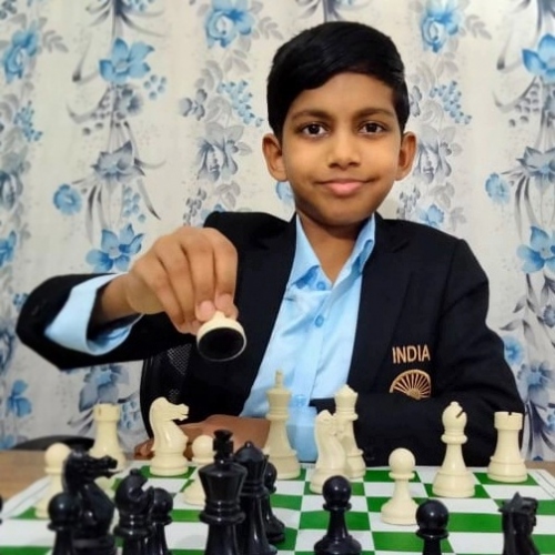 ﻿On a roll, Ethan reaches semis of chess World Cup Finals