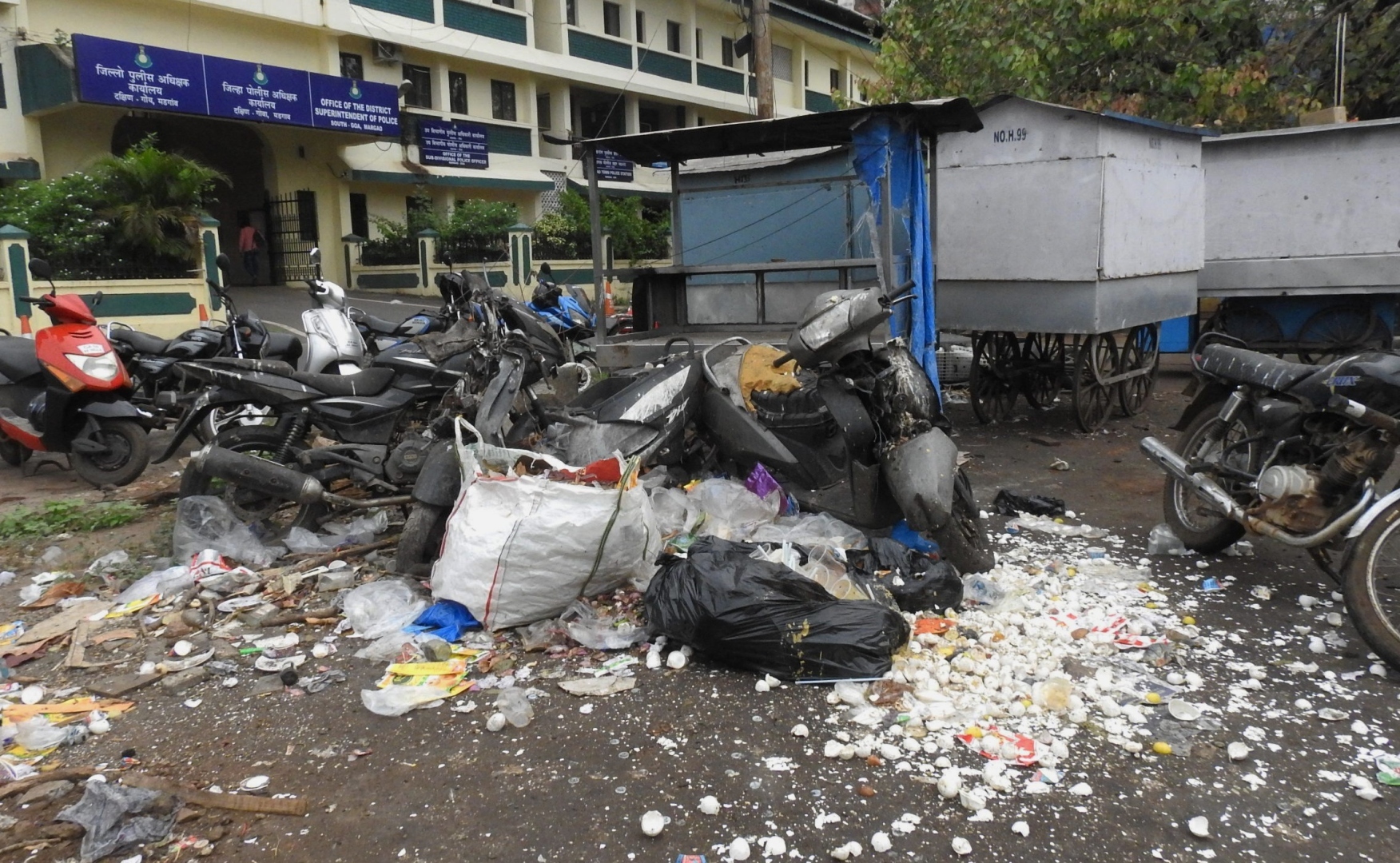 As old Margao bus stand doubles up as fast-food hub, inspection unearths unhygienic conditions