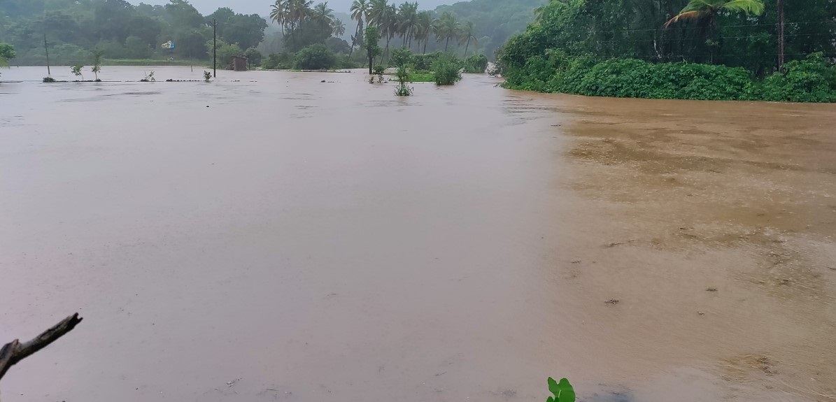 Minor landslides, floods affect life in Canacona