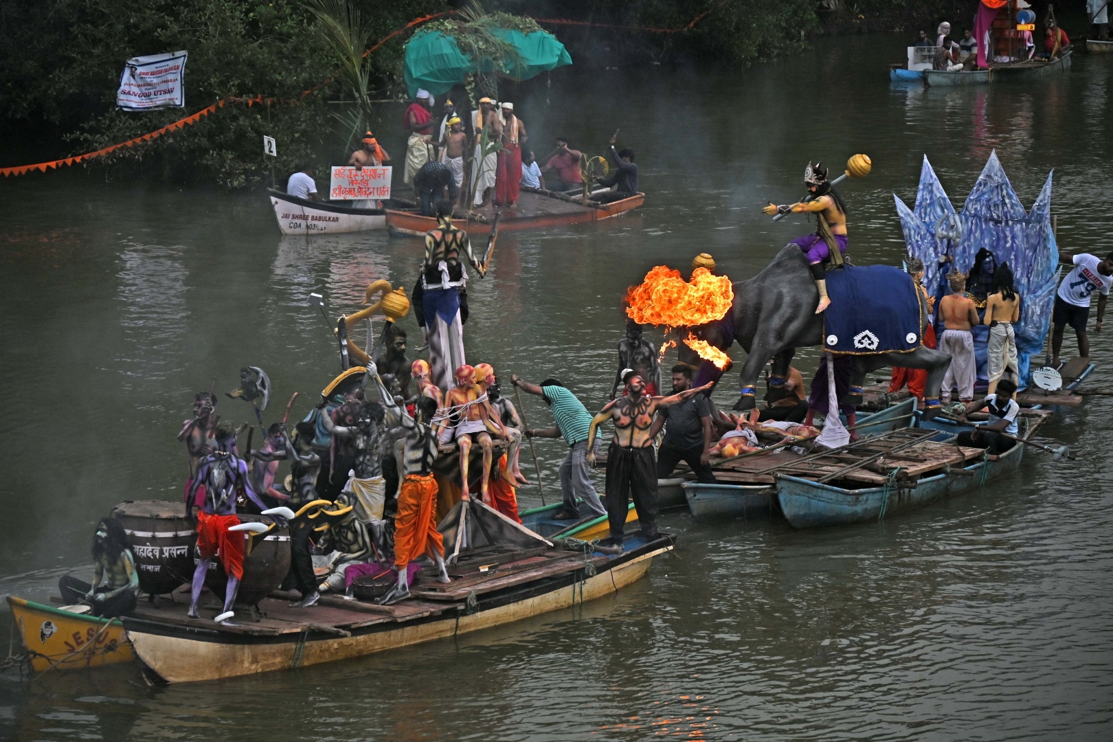 Traditional, modern floats dot   Cumbarjua canal at Sangodd