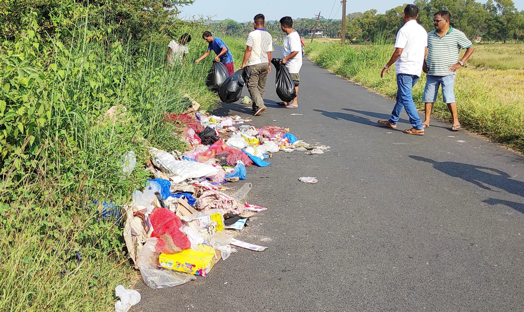 Benaulim villagers catch one dumping waste on roadside