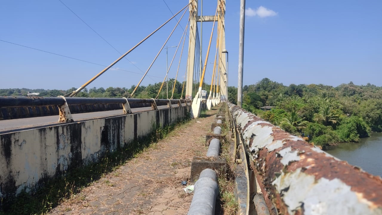 Dilapidated Poira, Khorjuvem  bridges in Aldona worry locals