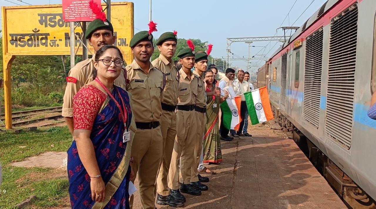 Goan students upbeat on their way to educational visit to Jharkhand