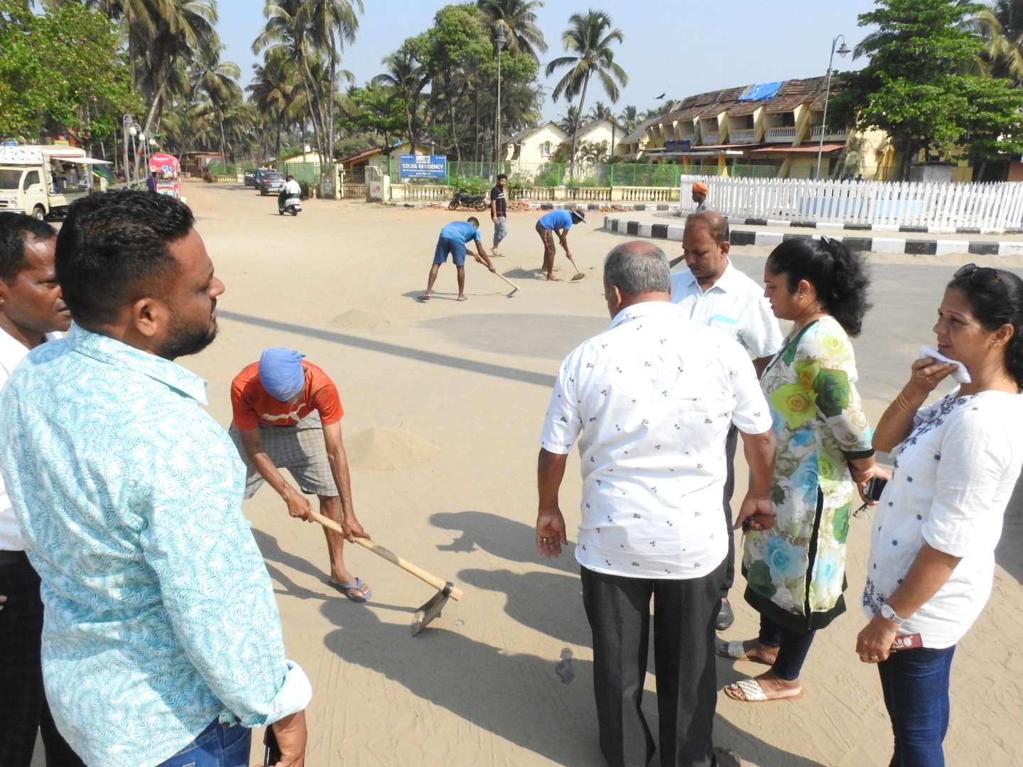 Colva P'yat takes steps to clear   beach square of sand deposits