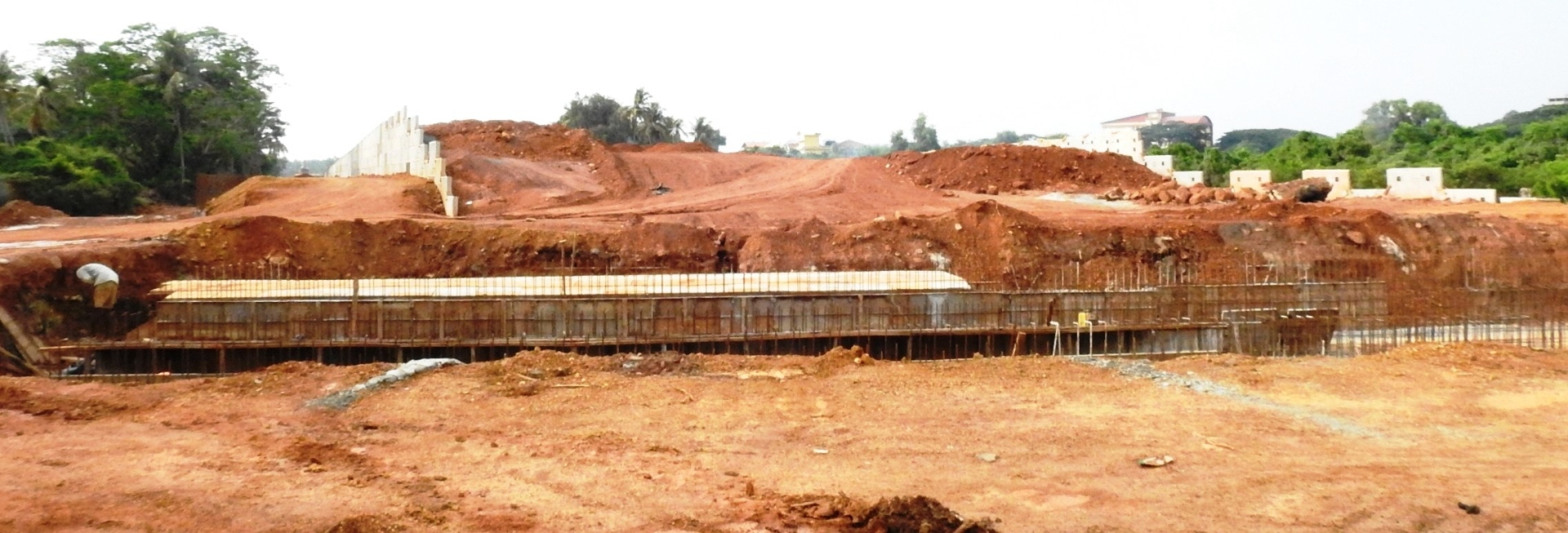 Fearing flooding in Fatorda during monsoon, Vijai assures to take up Benaulim stilts issue with highest govt authorities